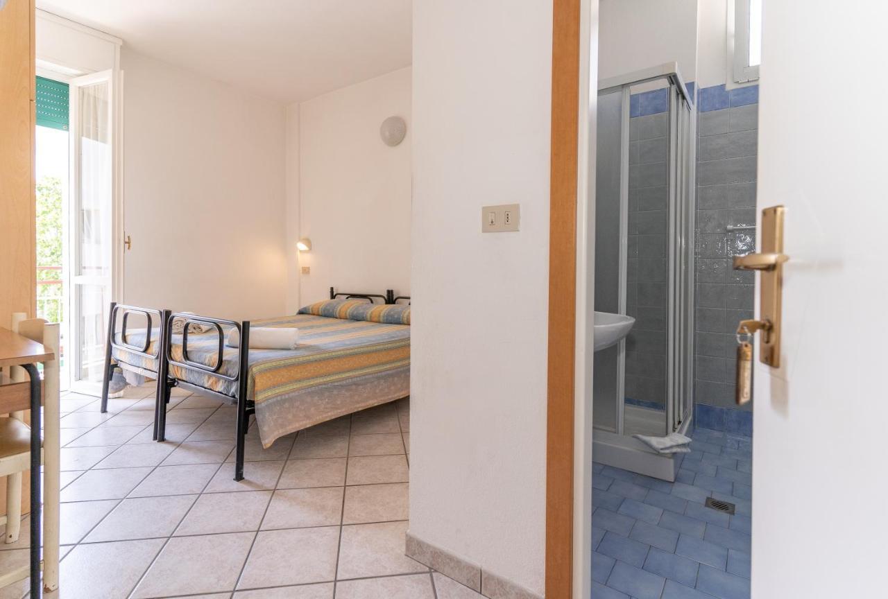 Hotel Villa Isola Rimini Esterno foto